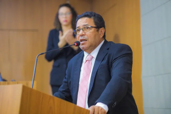 Sá Marques propõe regulamentação de circulação de veículos no Centro Histórico de São Luís