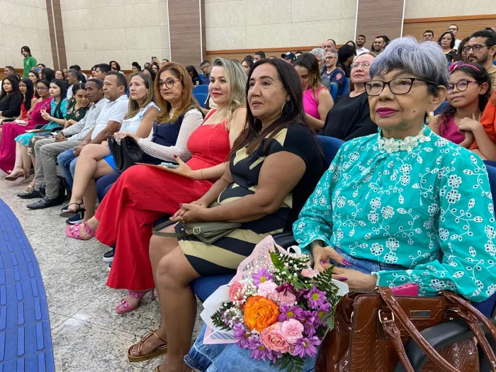 SMS: Secretaria Municipal de Saúde presta homenagem aos profissionais de enfermagem