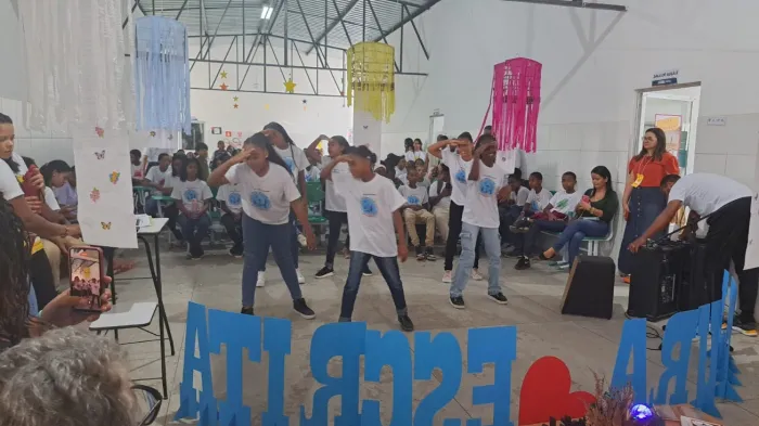 Arte e literatura marcam o Sarau Literário na Escola Municipal Antônio Antunes dos Santos