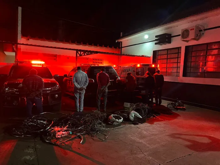 Polícia Civil deflagra operação e, com apoio da Polícia Militar, prende quatro pessoas envolvidas com furto e receptação de fios em Rio Brilhante