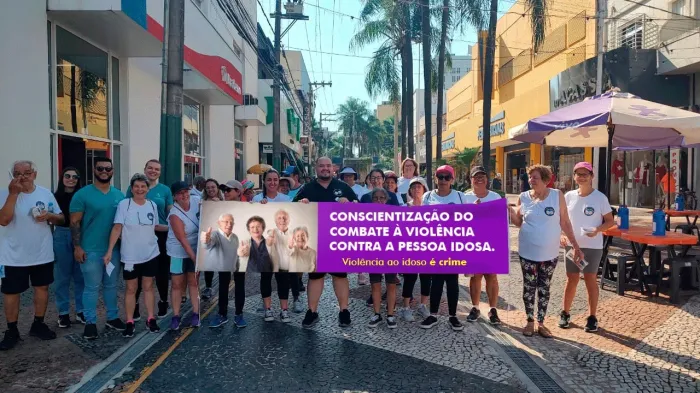 Associação promove caminhada para celebrar o Dia Mundial da Conscientização da Violência Contra a Pessoa Idosa