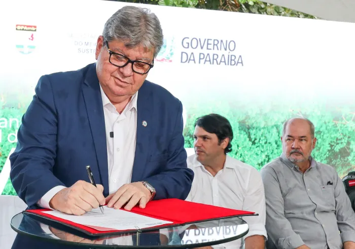 João Azevêdo autoriza projeto de capacitação para dois mil estudantes da rede estadual em abertura da Semana do Meio Ambiente