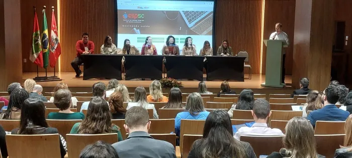 I Fórum Catarinense de Residências em Saúde reúne 130 participantes em São José