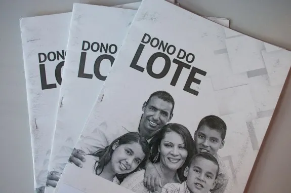 Prefeitura de Praia Grande realiza a entrega de 300 títulos do Programa Dono do Lote
