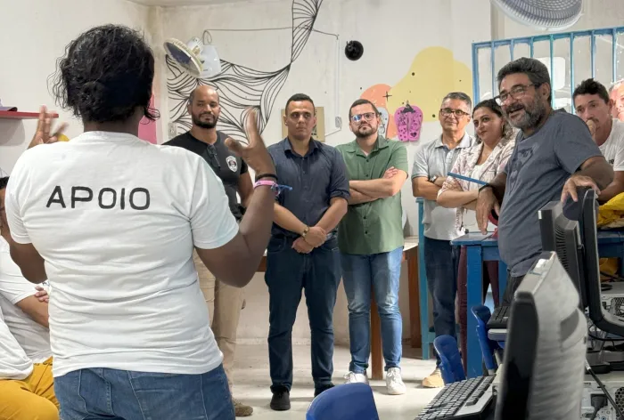 Pessoas privadas de liberdade do recebem certificado de conclusão de Operador de Computador do ParaíbaTEC