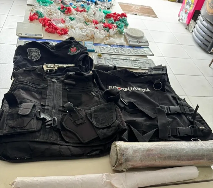 Líder de facção é preso com dinamites e drogas em SP