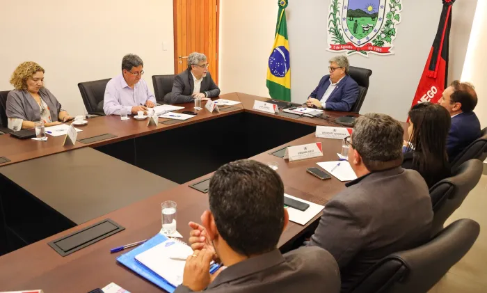 João Azevêdo recebe Missão do Banco Mundial e discute novas parcerias para ampliar abastecimento d'água em João Pessoa