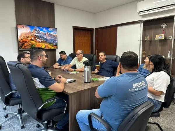 Vereador participa de reunião com Sinsems e Prefeitura sobre RGA