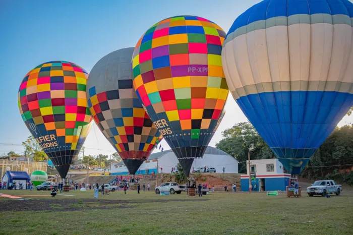 Feiras, rodeio e balonismo aquecem o turismo do Paraná no mês de junho