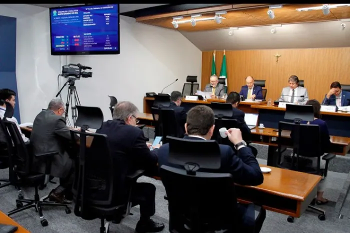 CCJR é favorável ao projeto que prioriza contratação de vítimas de violência doméstica