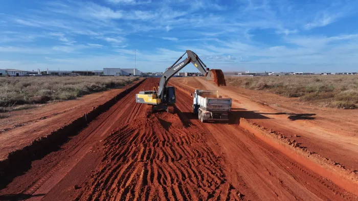 Obras em LRV: Prefeitura avança na pavimentação do Industrial 6