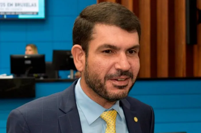 *Projeto de Lei assegura atendimento prioritário aos pais e cuidadores de pessoas com defi