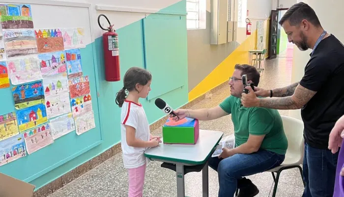 Alunos de escolas municipais enviam cartas de apoio a vítimas no RS