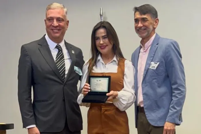 Escola do Legislativo de MS: Mara Caseiro recebe prêmio ABEL 2024