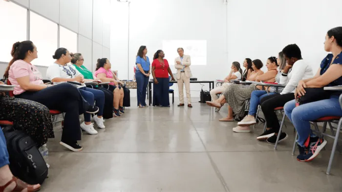 Prefeito sanciona aumento no valor do Bônus Educador Presente
