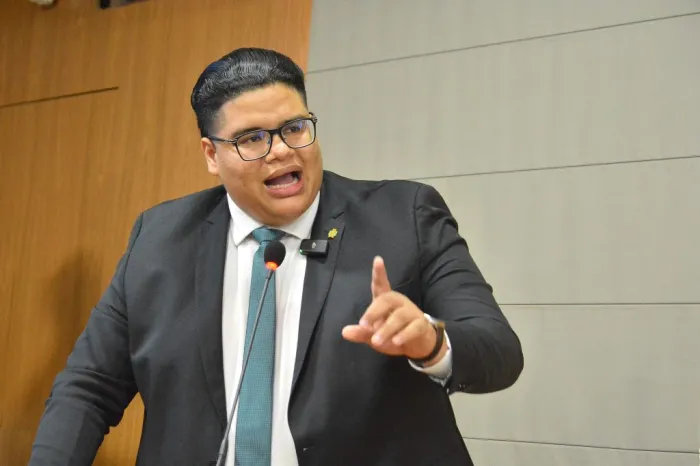 Marlon Botão denuncia falta de iluminação na zona rural de São Luís