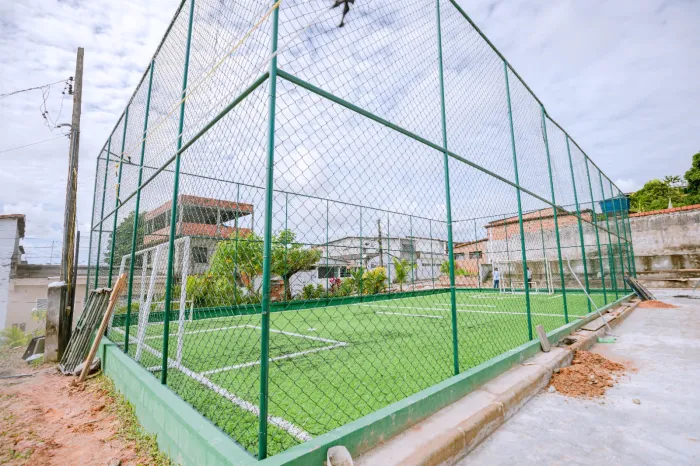Praça e campo do Phoc I segue com obras de requalificação
