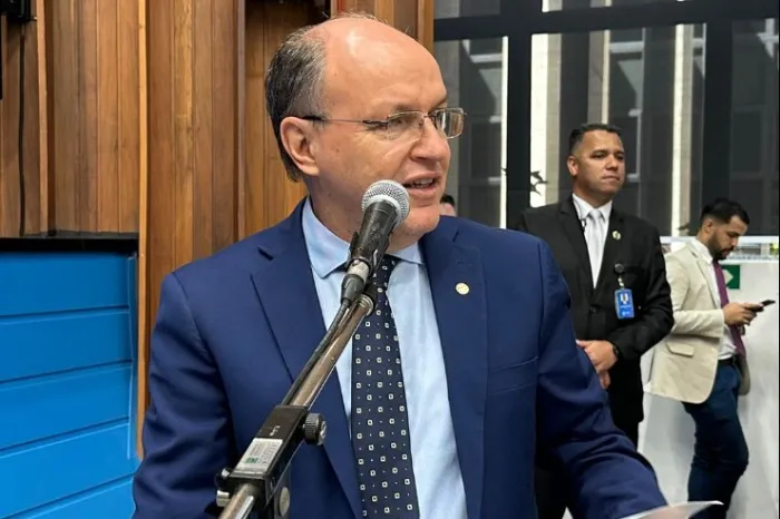 Deputado Junior Mochi apresenta indicações para atender o município de Coxim