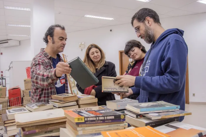 UEPG recebe doação de três mil obras pela família do jornalista Helcio Kovaleski