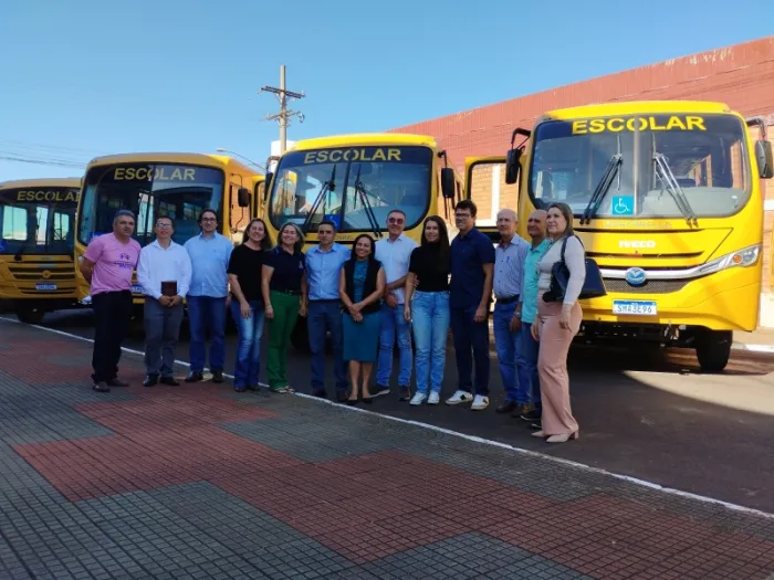 Prefeitura de Costa Rica compra e entrega 10 novos ônibus para o transporte...