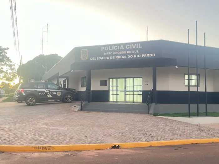 Polícia Civil apreende adolescente por ato infracional análogo ao crime de tráfico de drogas e fecha ponto de comercialização de entorpecentes em Ribas do Rio Pardo