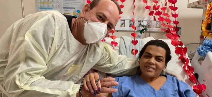 Paciente é pedida em casamento no dia dos Namorados no Hospital Estadual Dr. Jayme Santos Neves