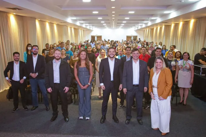 Professores da rede estadual trocam experiências em Colóquio sobre Inteligência Artificial (IA)