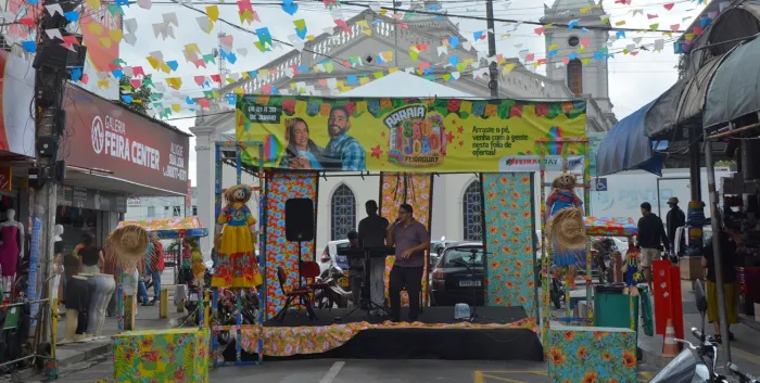 Arraiá do Feiraguay anima clientes e frequentadores
