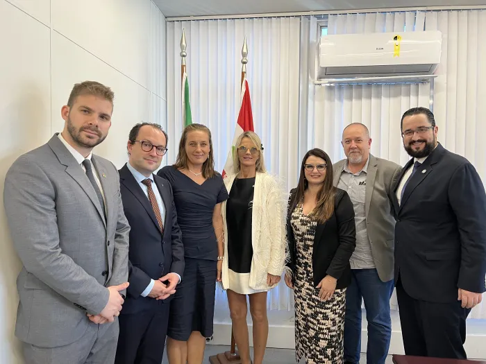 Secretaria da Educação de Santa Catarina recebe visita do embaixador da Hungria