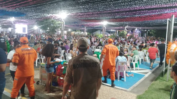 Bombeiros orientam na prevenção de acidentes em espaços de eventos no período junino