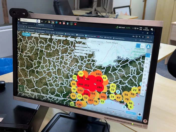 Indicações feitas por satélite