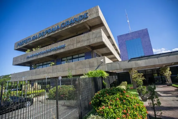Secretarias recebem equipes do Bradesco para auxílio na abertura de conta para recebimento de salário