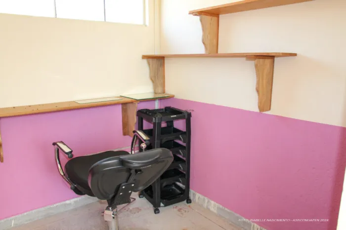 Presídio Feminino de Rio Branco recebe equipamentos para dar início a projeto de salão-escola