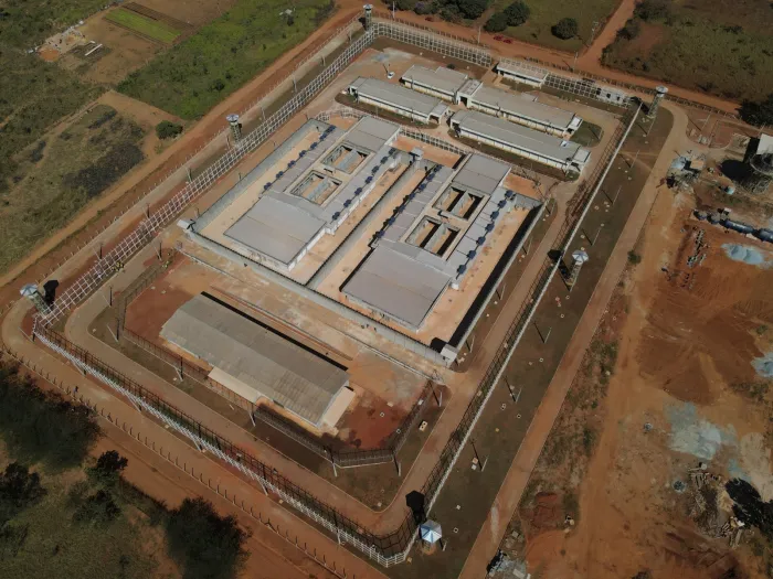 Unidade Prisional de Novo Gama terá quatro alas com 75 vagas em cada, além de áreas administrativas, de saúde, de segurança, de manutenção e vivência coletiva (Fotos: Goinfra)