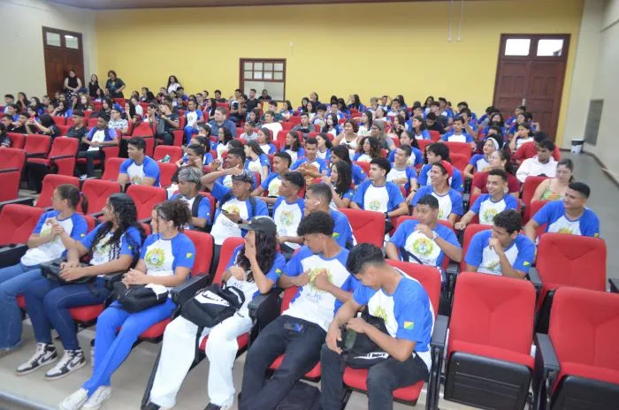 Educação realiza aulão do Pré-Enem Legal para alunos do 3º ano de Rio Branco