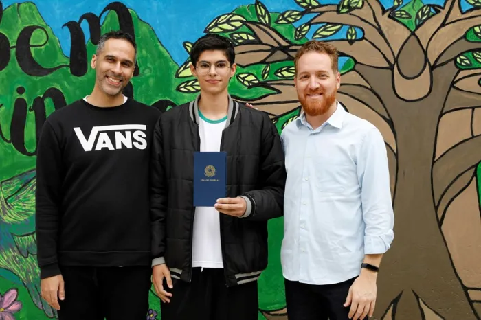 Estudante de Santa Teresa é selecionado para representar Estado no Senado Federal