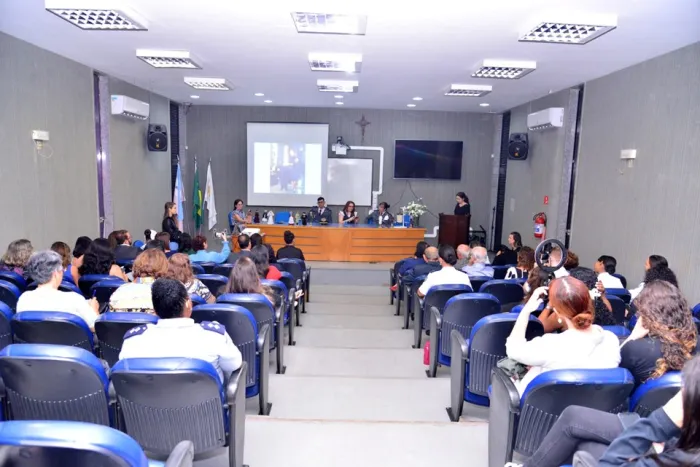 Militares participam do 3º Fórum de História da Enfermagem