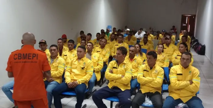 Semarh e Corpo de Bombeiros capacitam brigadistas no combate à incêndios no Piauí