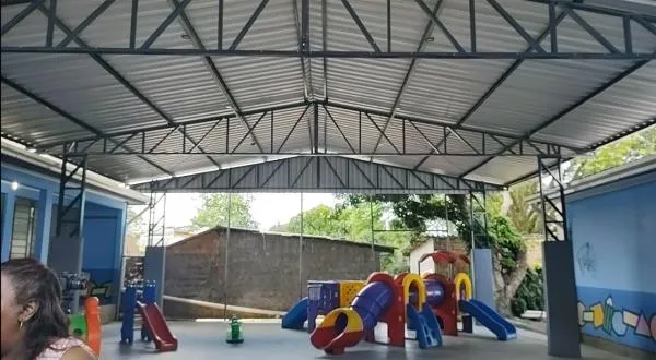 Vereador quer cobertura no playground da escola do Assentamento Jonas Pinheiro