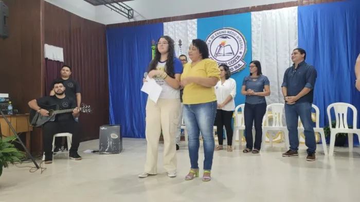 Aluna da Escola Craveiro Costa, de Cruzeiro do Sul, é vencedora do concurso Jovem Senador 2024