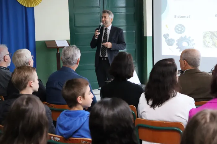 Udesc Alto Vale realiza palestra na comemoração de 80 anos de escola estadual