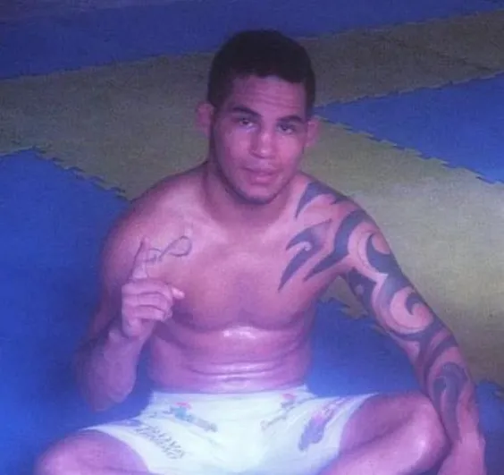 PC-AM divulga imagem de homem procurado por crimes contra criança