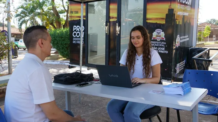 Procon Móvel atende oito consumidores em Engenheiro Schmitt