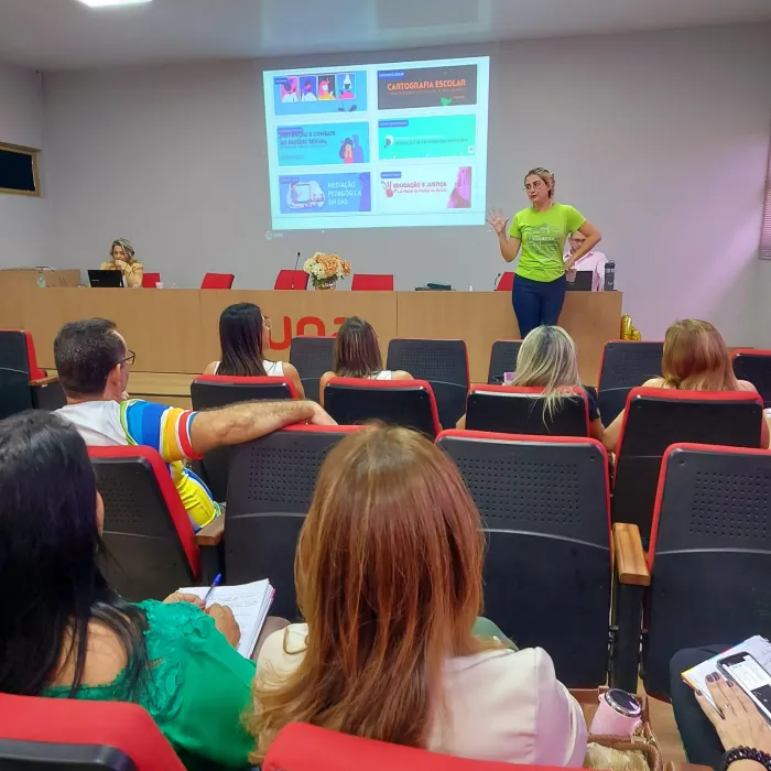Professores e servidores administrativos da Seduc em atividades de aperfeiçoamento: melhoria do serviço prestado à população (Foto: Seduc-GO)