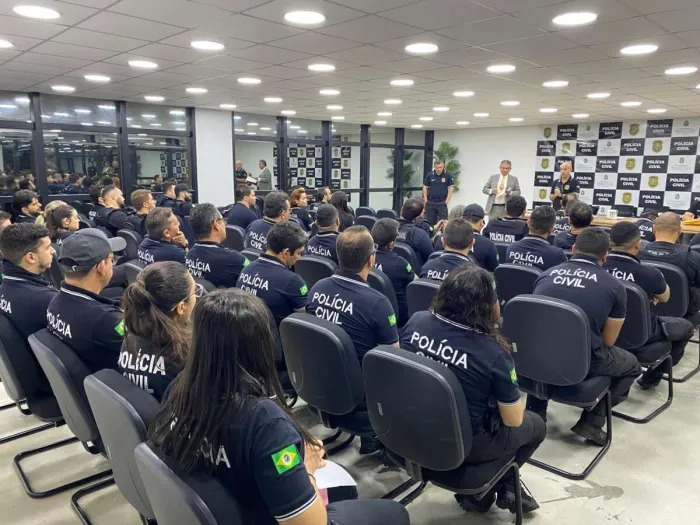 PCCE deflagra operação e captura suspeitos de cometer crimes em ambiente virtual no CE e em outros estados