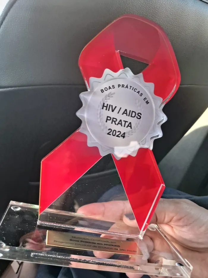Araçatuba recebe selo Prata por Boas Práticas em HIV/AIDS em 2024
