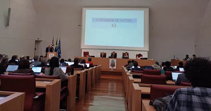 Reunião do Conselho Universitário discute os mecanismos de ingresso na USP e quantidade de vagas para 2025