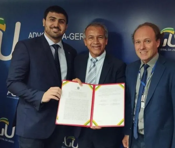 Vereador informa que os bancos já podem liberar financiamento para os assentados do assentamento Jonas Pinheiro