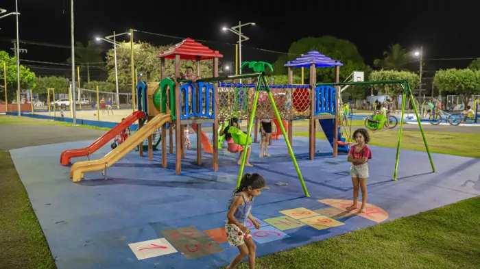 Prefeitura entrega revitalização da praça do Jardim Primaveras