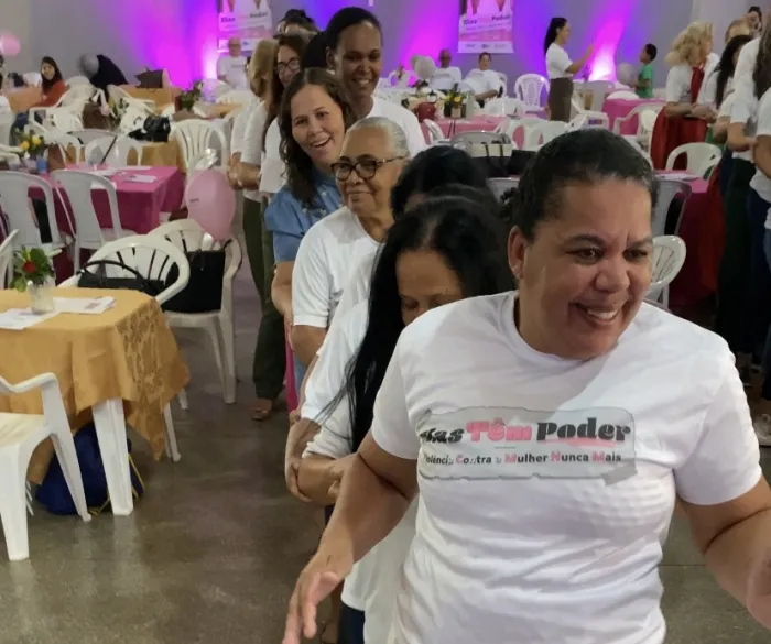 Evento de combate à violência contra a mulher sensibilizou a cidade